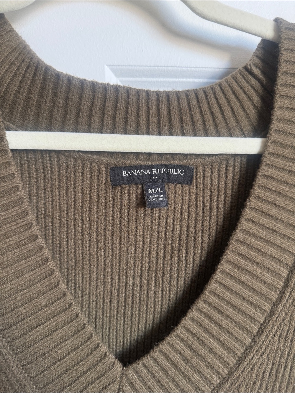 Banana Republic Olive Green V-Neck Knit Sweater Vest - Picture 2 of 3